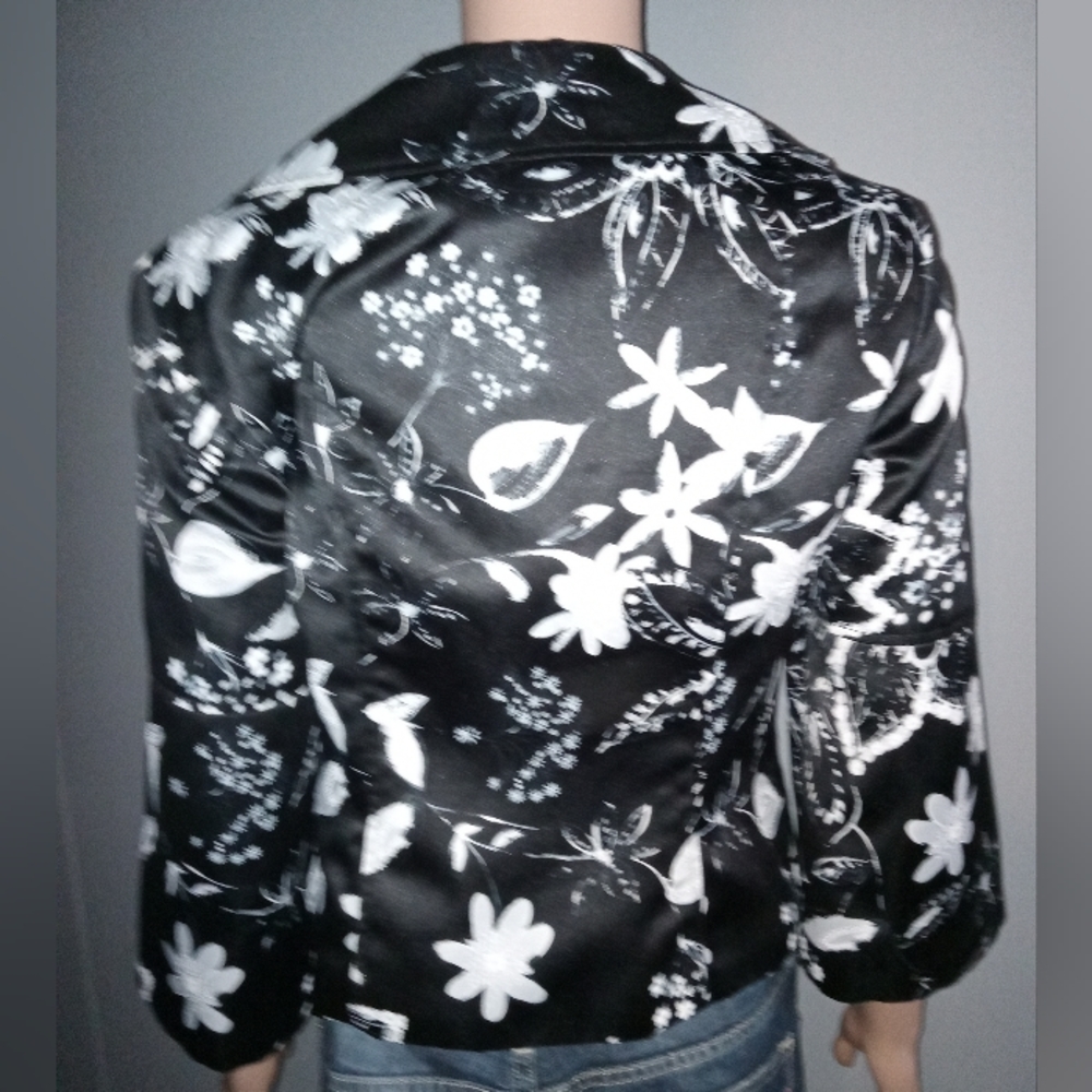 💥3 for $30💥NINE WEST  floral print blazer/overcoat. Size 4. EXCELLENT COND! - Picture 7 of 7
